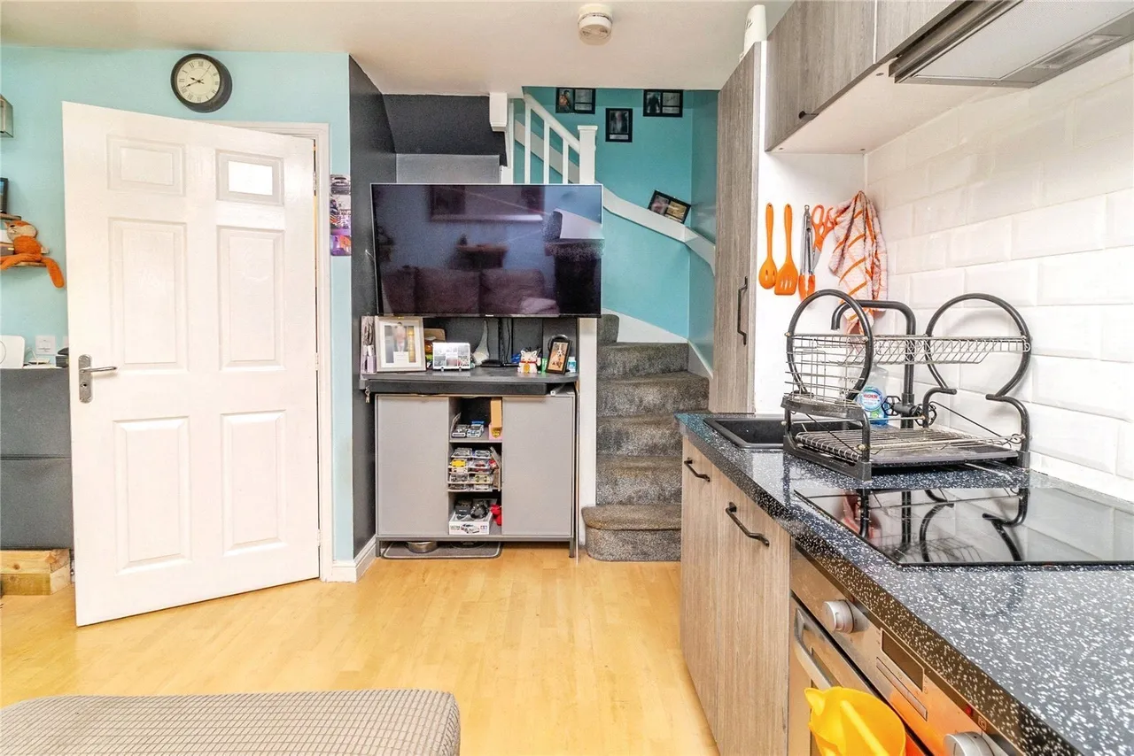 Warwick Avenue, Broughton, MK10, photo 8