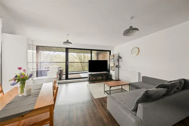 2 bed flat for sale — Hurricane House, Kenley Place, Uxbridge