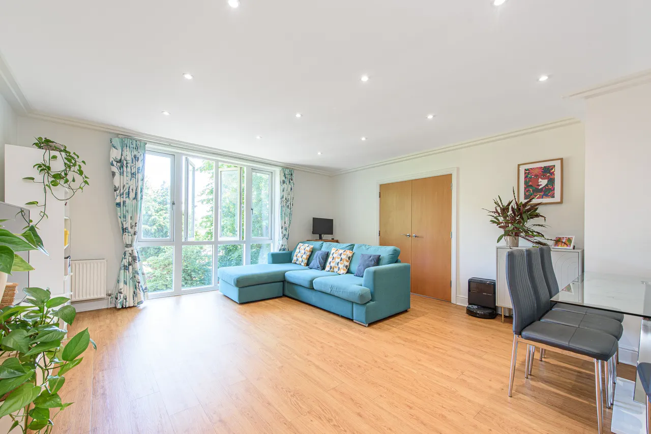 137 Westfield, 15 Kidderpore Avenue, London, photo 2