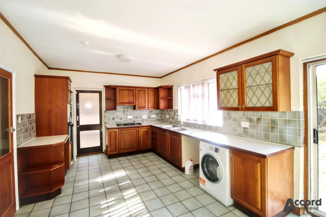 Ainsley Avenue, Romford, RM7, photo 8