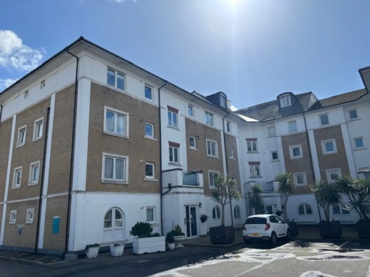 2 bed flat for sale — Copenhagen Court, Brighton Marina