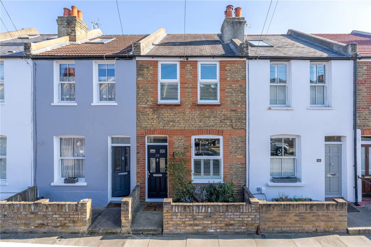 2 bed house for sale — Norcutt Road, Twickenham, TW2 6SR