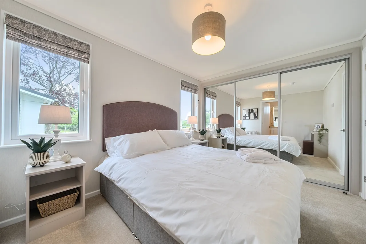 Blandford Road North, Beacon Hill, Poole, photo 8