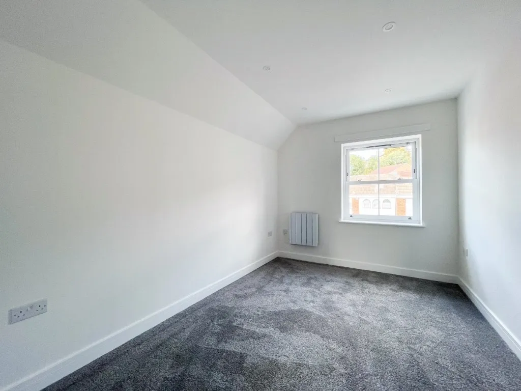 Old Road East, Gravesend, DA12, photo 9