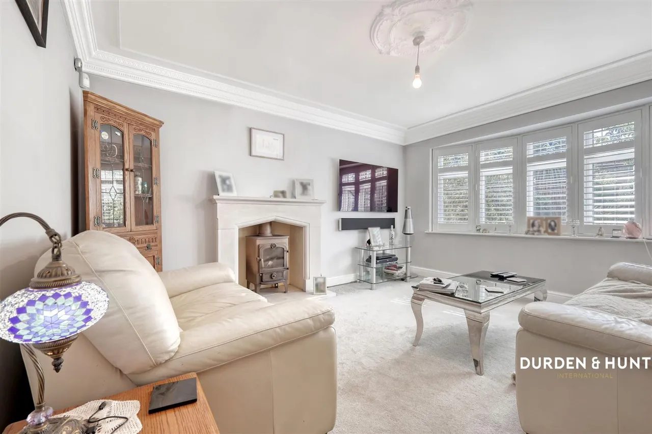Nelwyn Avenue, Hornchurch, RM11, photo 2