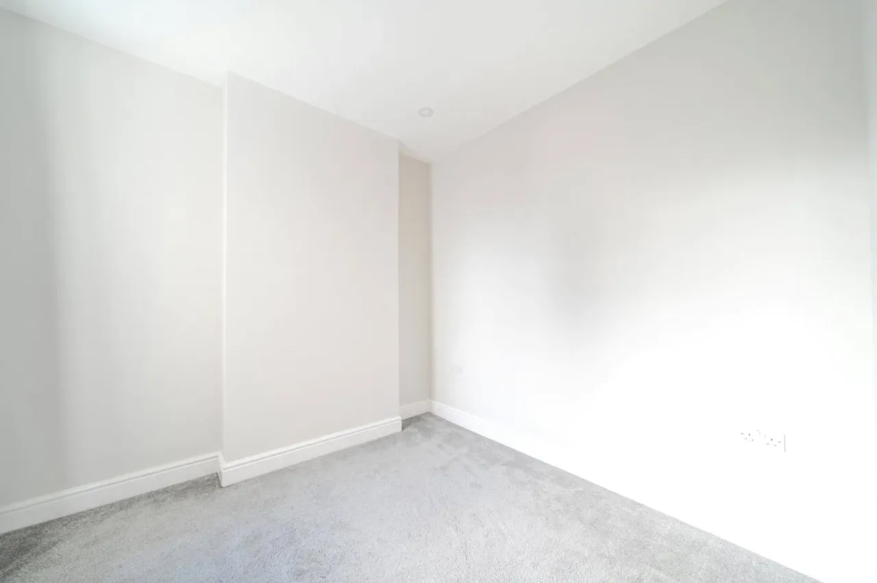 Old Woking Road, West Byfleet, Surrey..., photo 10