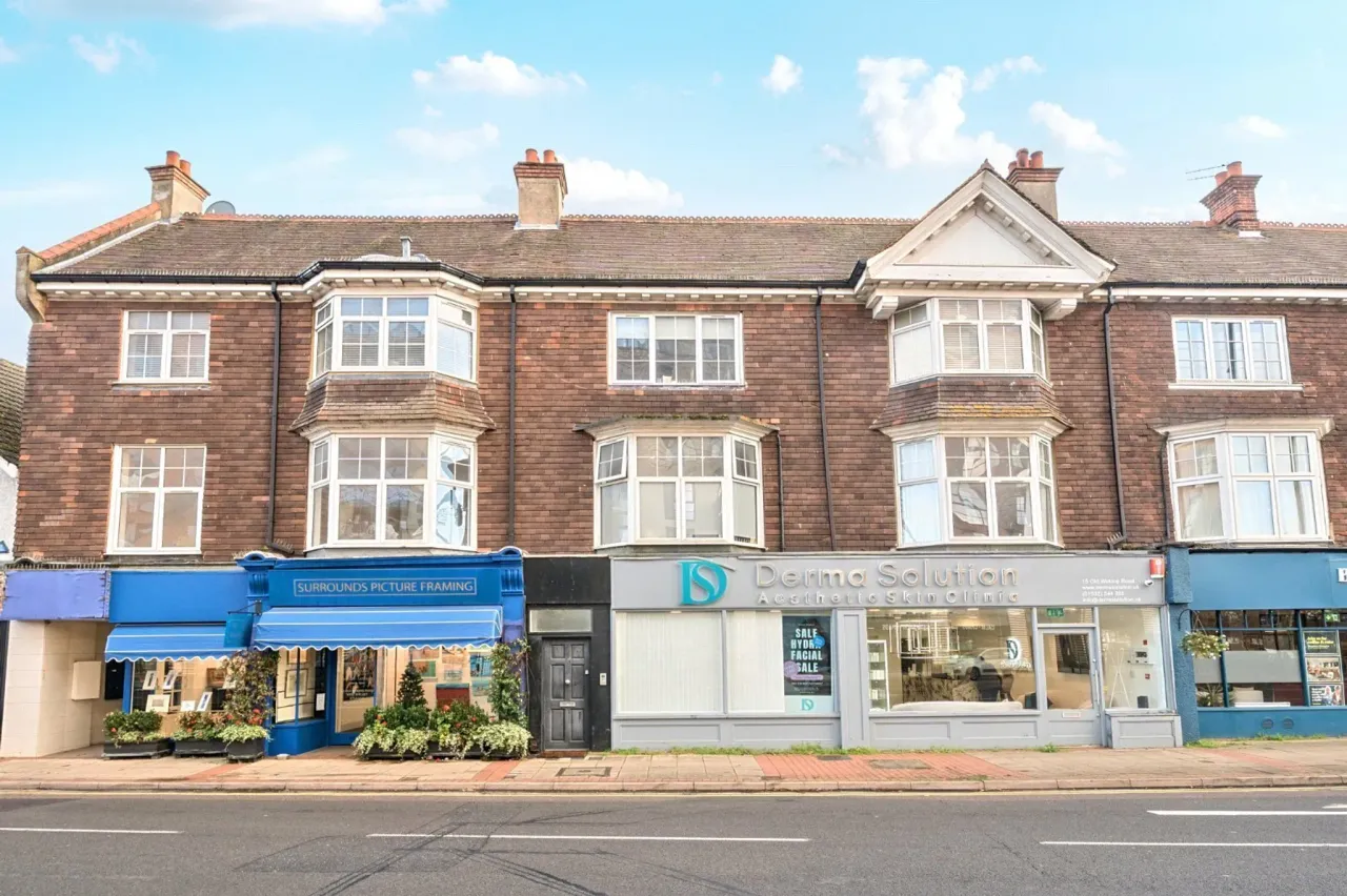 Old Woking Road, West Byfleet, Surrey..., photo 12