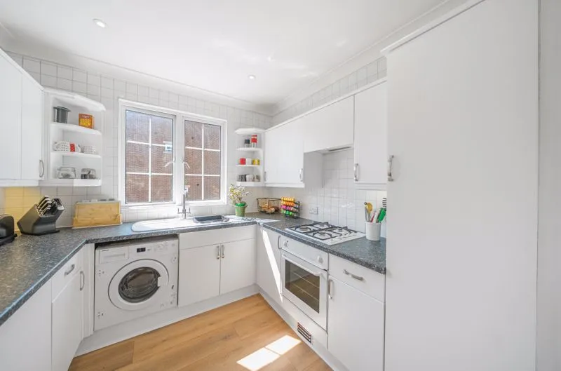 2 Russell Hill, Purley CR8 2JA, photo 6