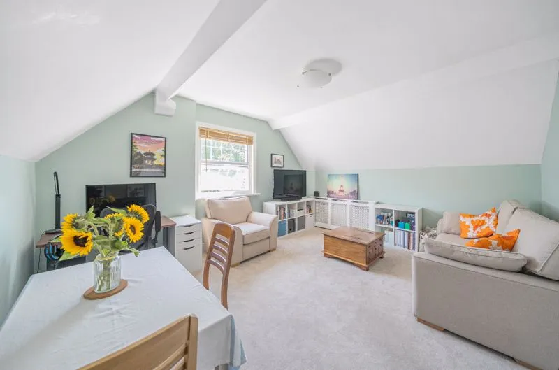 1 bed flat for sale — 2 Russell Hill, Purley CR8 2JA