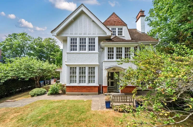 2 Russell Hill, Purley CR8 2JA, photo 2