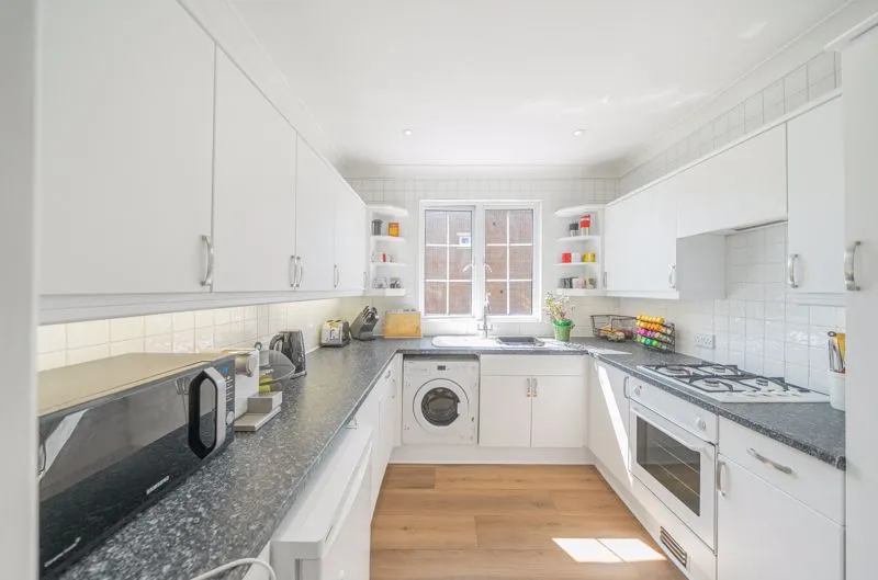 2 Russell Hill, Purley CR8 2JA, photo 5