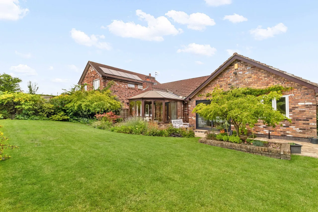 Chessington Close, Appleton, Warrington, Warrington, WA4 5HG, photo 21