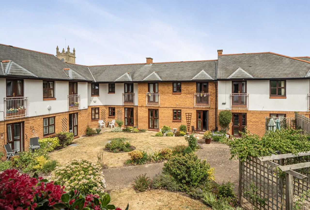 Rectory Court, Cheltenham, Churchfield, GL52 8LJ, photo 7