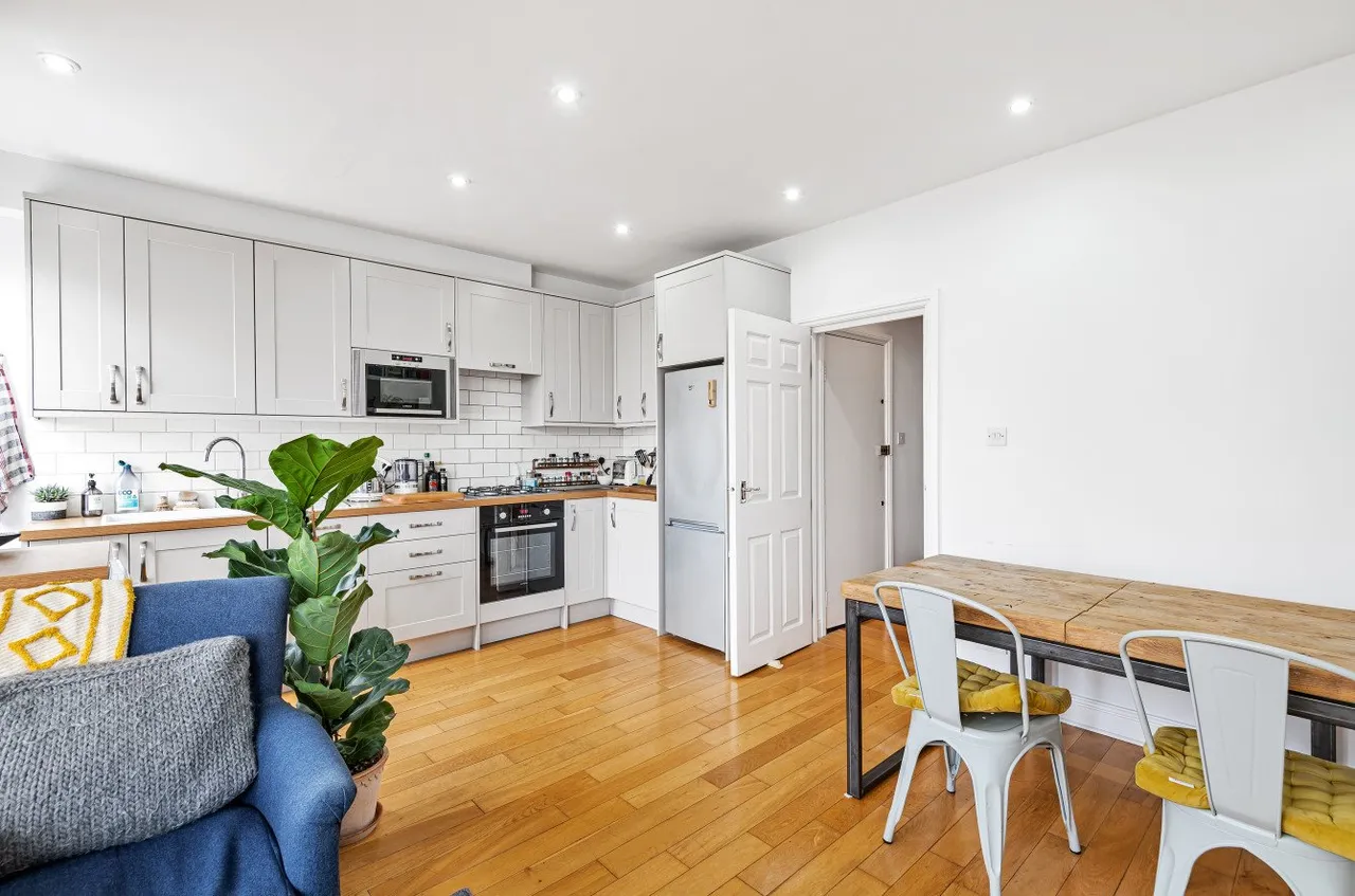 2 bed flat for sale — Norfolk House Road, Streatham, London, SW16