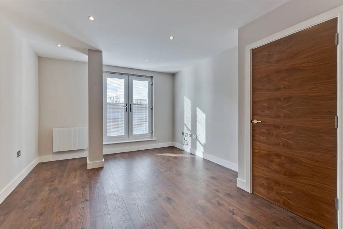 Church Street, KT12, photo 4