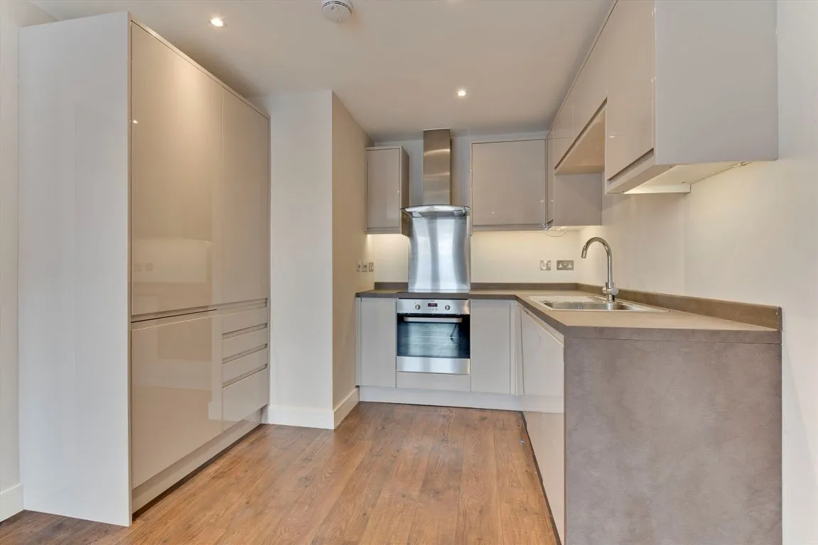 Church Street, KT12, photo 2