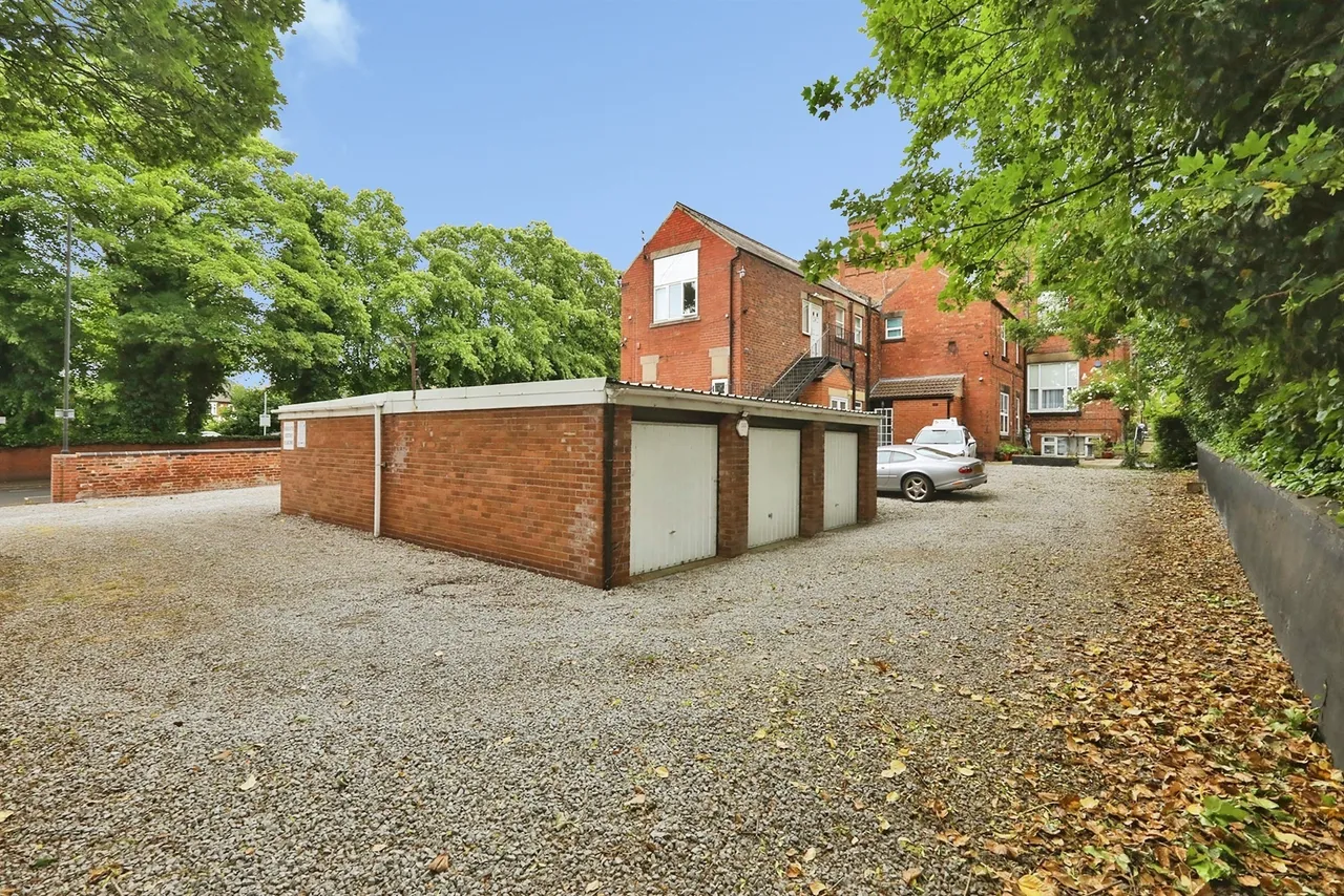 Thorne Road, Doncaster, DN1, photo 11