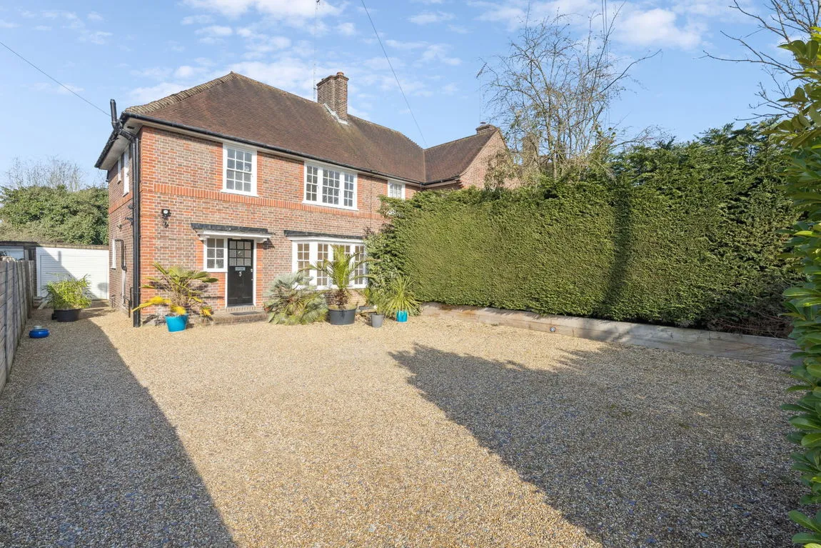 3 bed house for sale, Uxbridge Road, Pinner, HA5