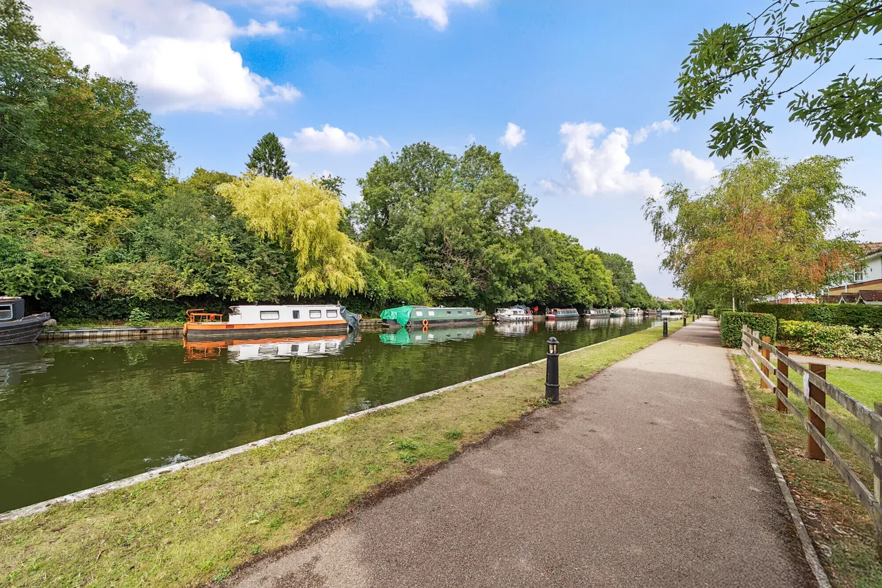 Byewaters, Watford, WD18, photo 4