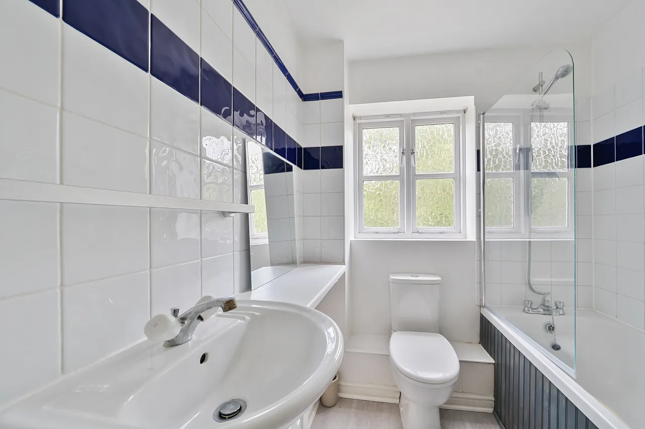 Byewaters, Watford, WD18, photo 9
