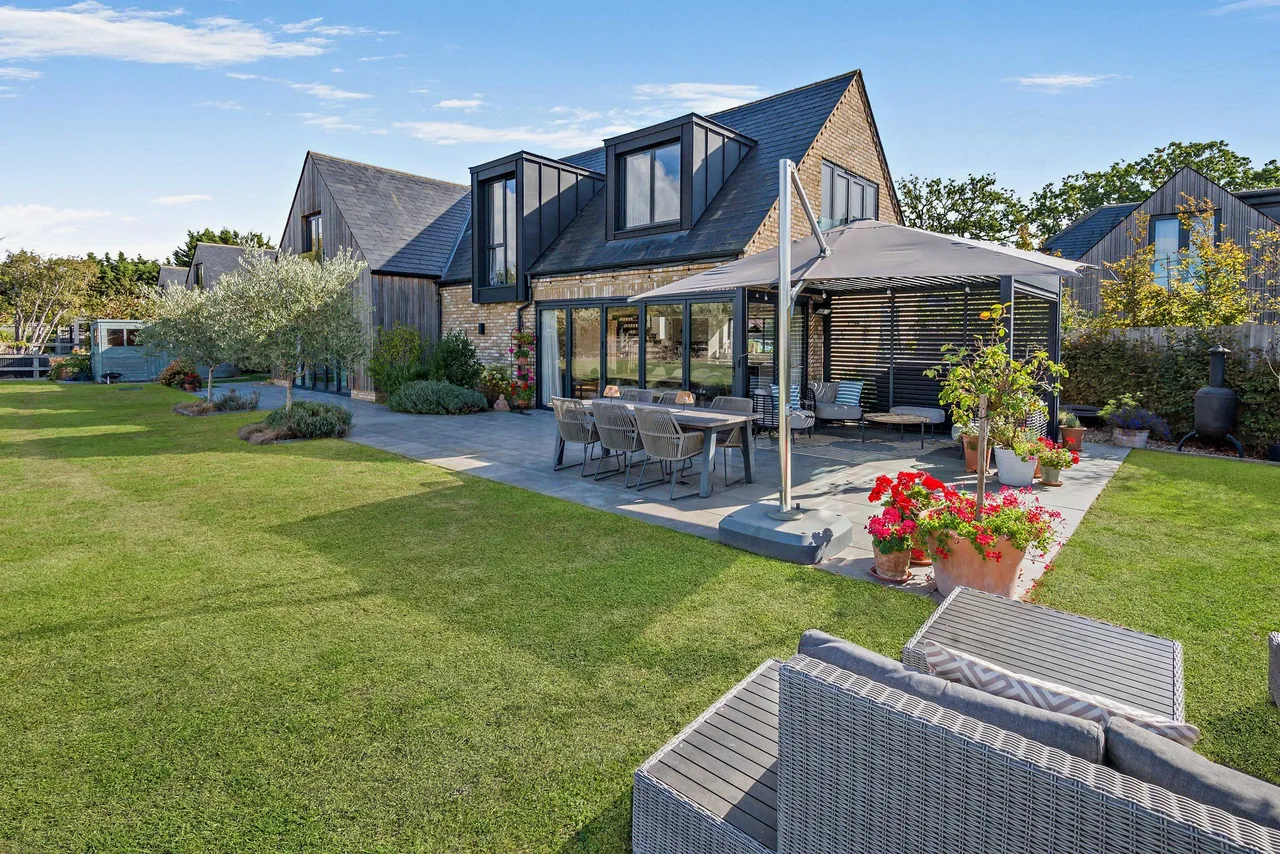Bracknell Road, Warfield, RG42, photo 18