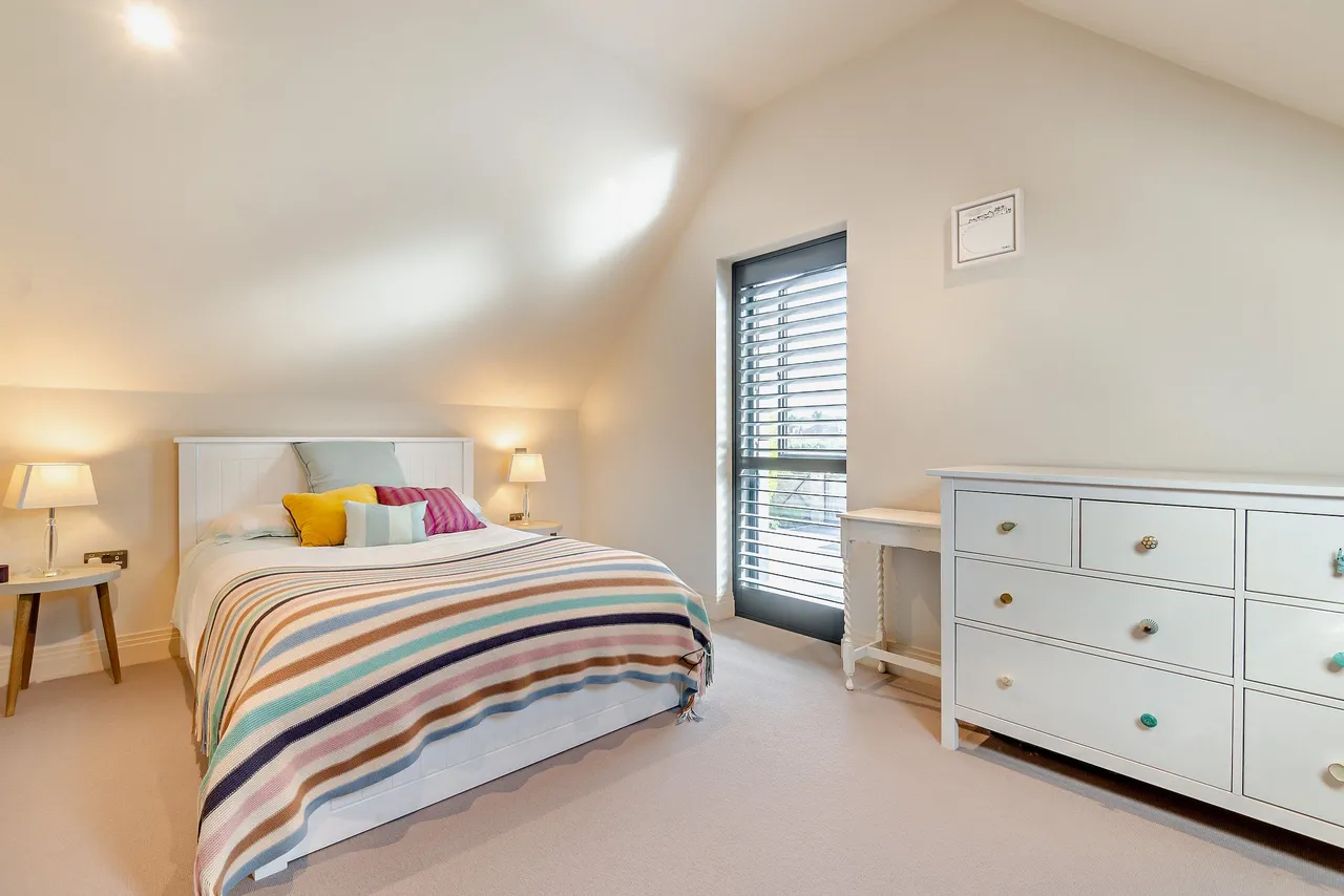 Bracknell Road, Warfield, RG42, photo 14