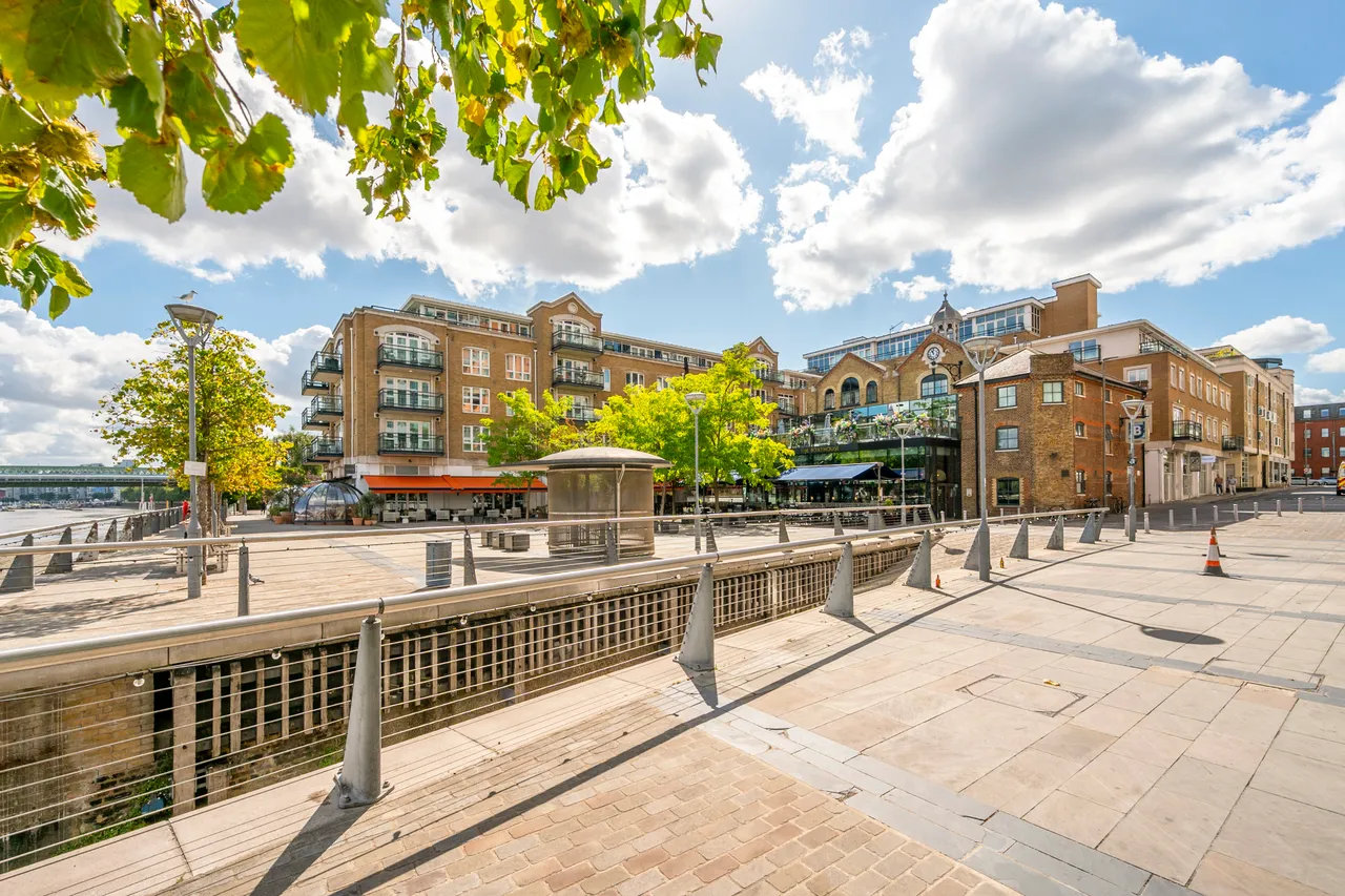 3 bed flat for sale — 104 Putney Wharf, 25 Brewhouse Lane, London