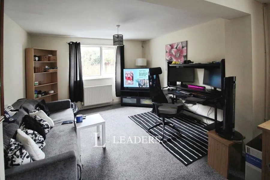 Appleyard Place, Oldbrook, MK6, photo 2