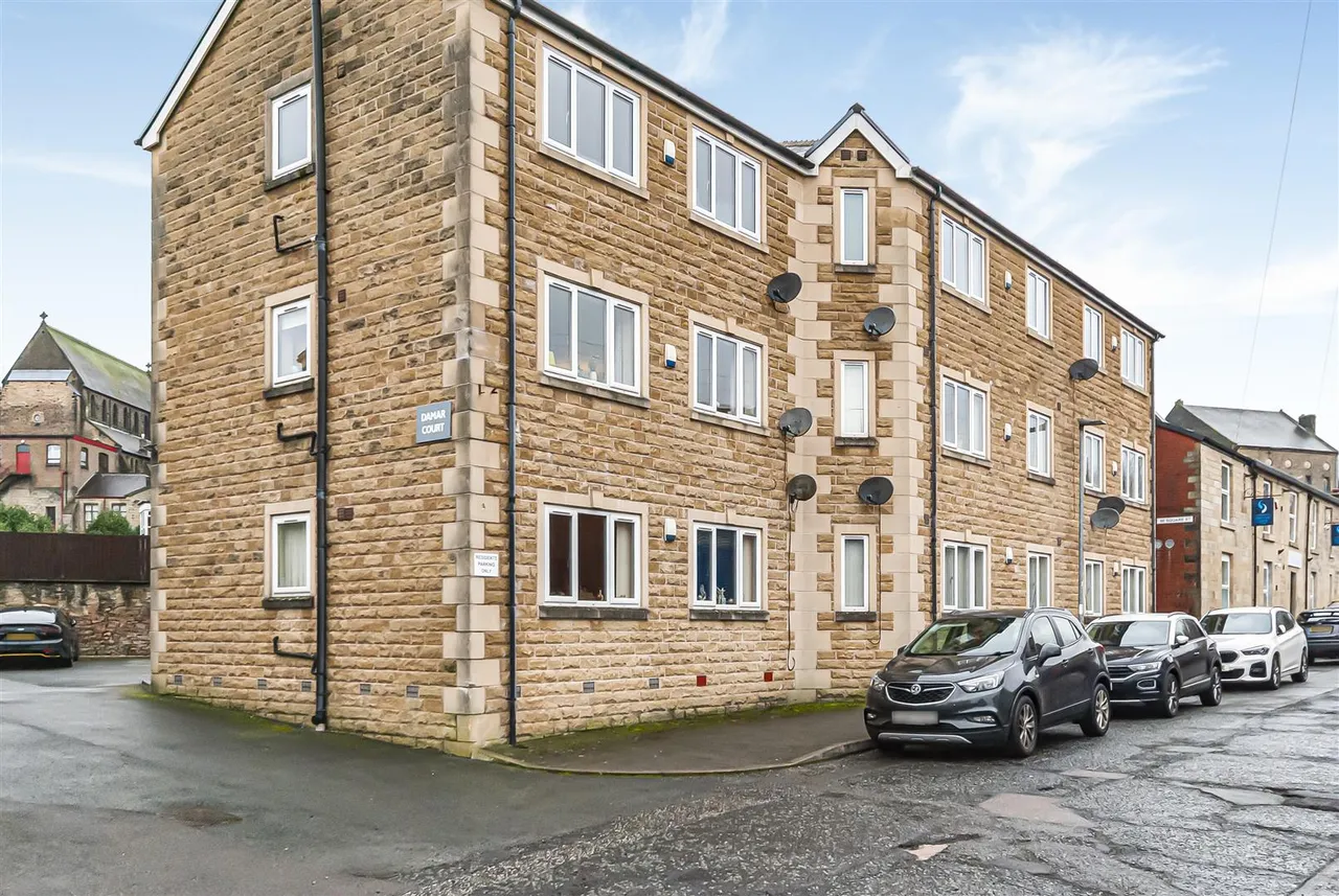 1 bed flat for sale — Square Street, Ramsbottom, Bury, BL0 9ZP