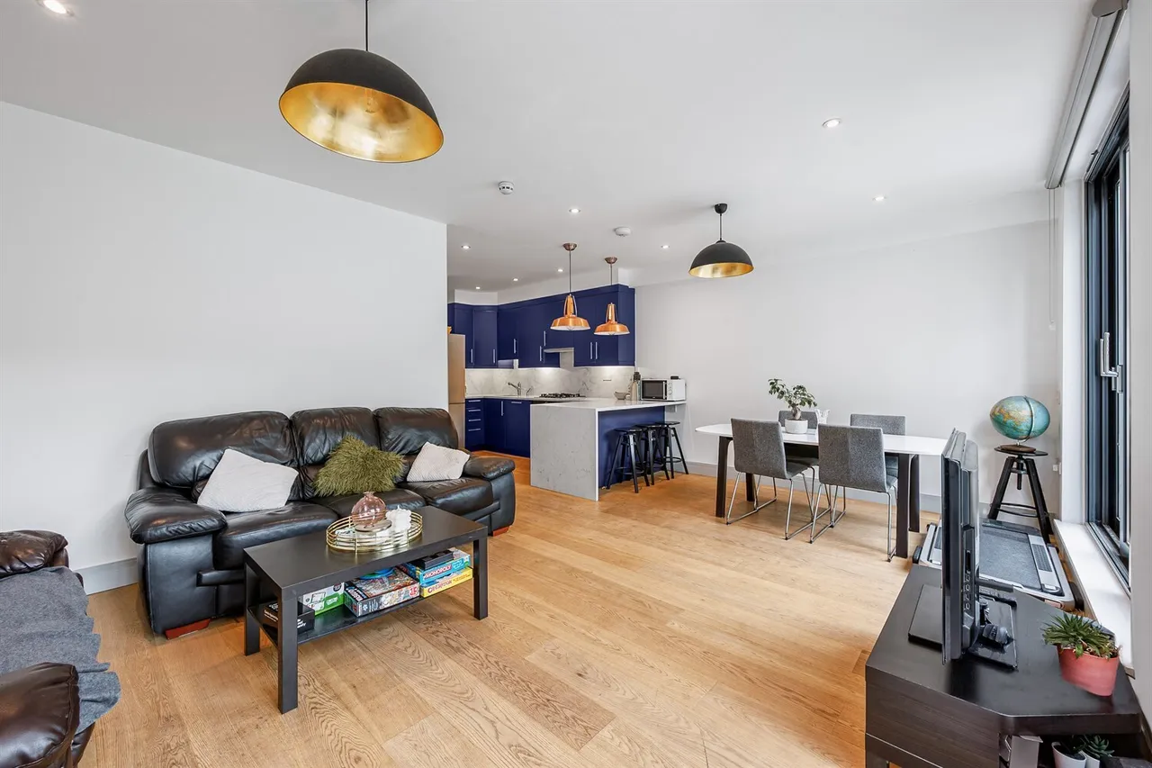 Castlebar Road, London, W5, photo 2
