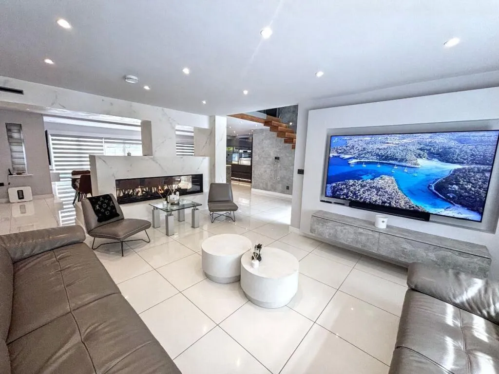 Davyhulme Road, Urmston, M41, photo 2