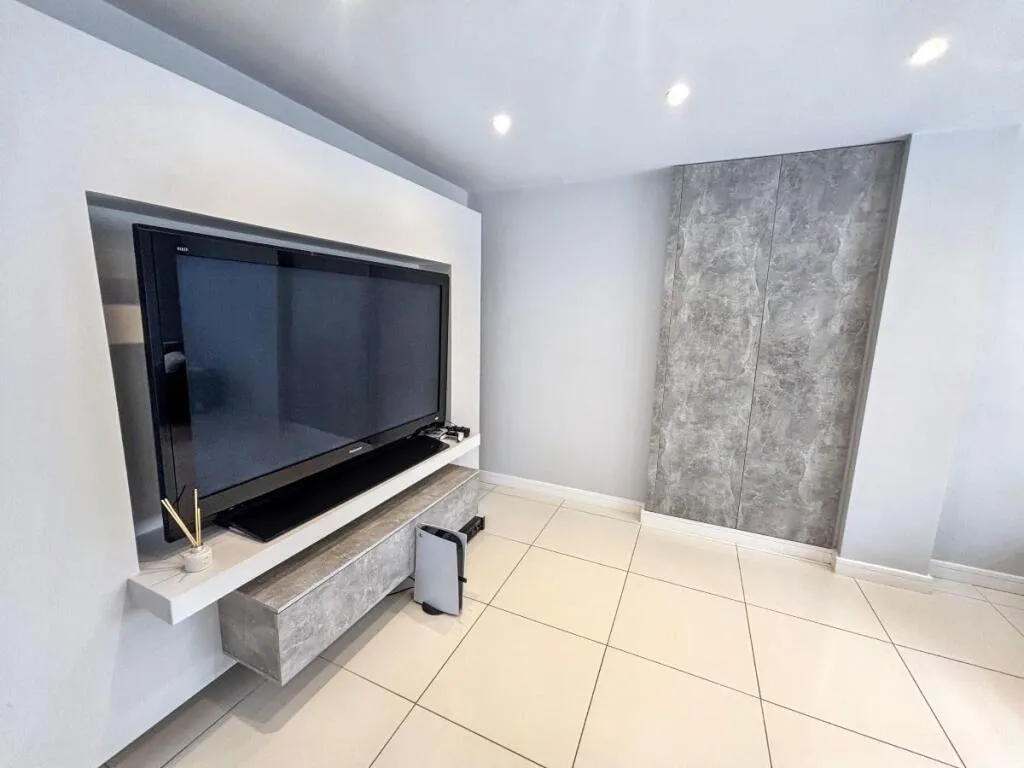 Davyhulme Road, Urmston, M41, photo 15
