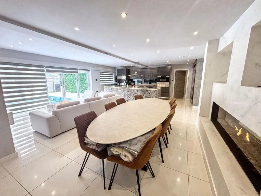 Davyhulme Road, Urmston, M41, photo 4