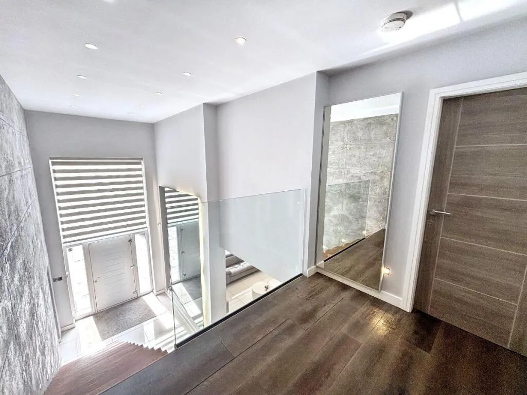 Davyhulme Road, Urmston, M41, photo 24