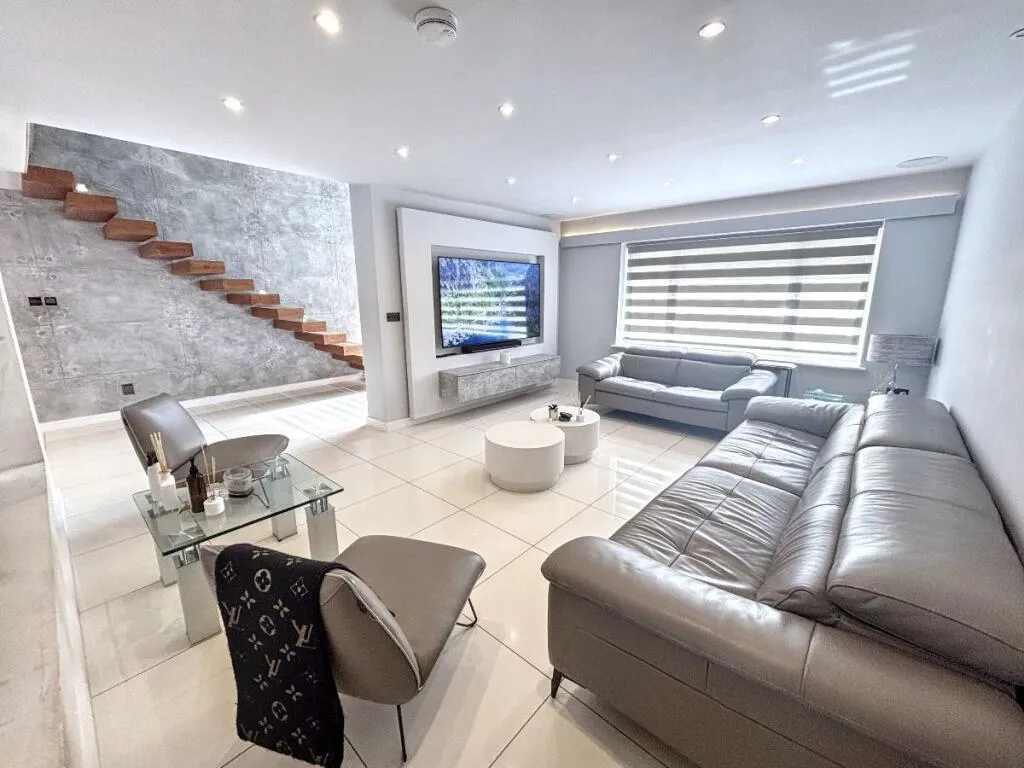 Davyhulme Road, Urmston, M41, photo 19