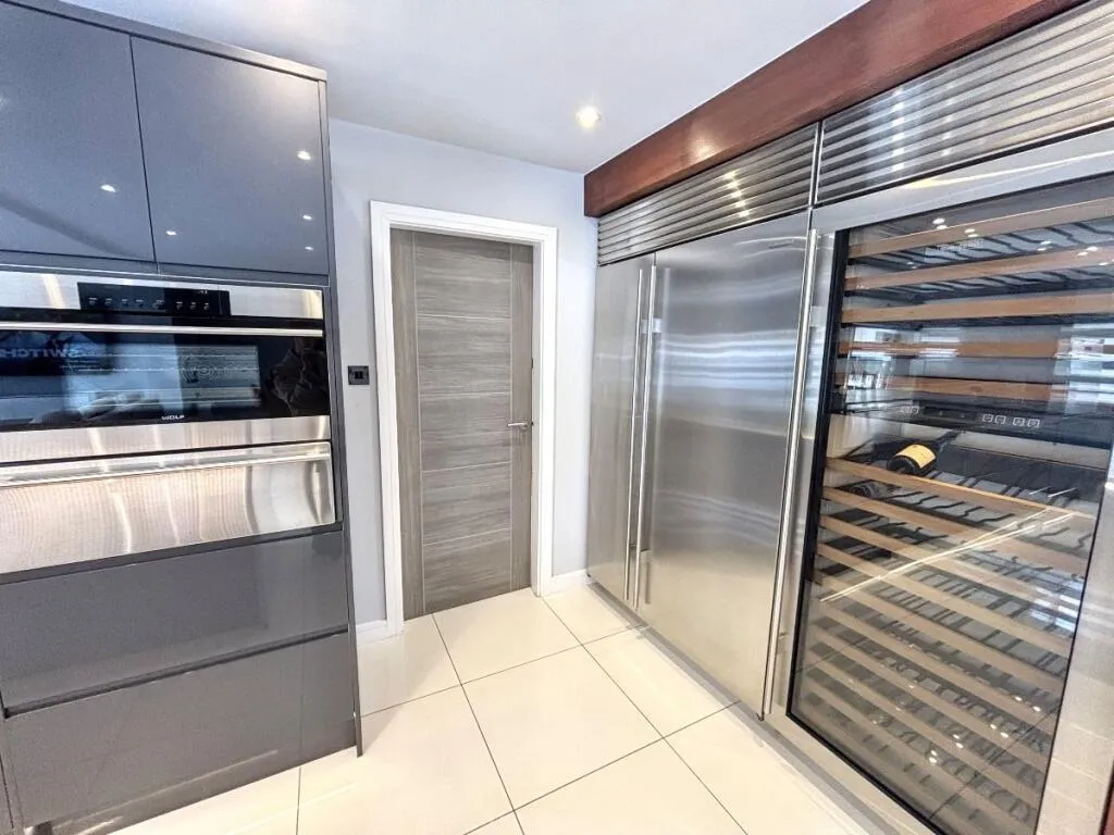 Davyhulme Road, Urmston, M41, photo 18
