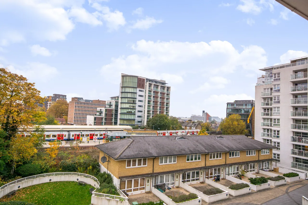 10 Espirit House, 2 Keswick Road, London, photo 8