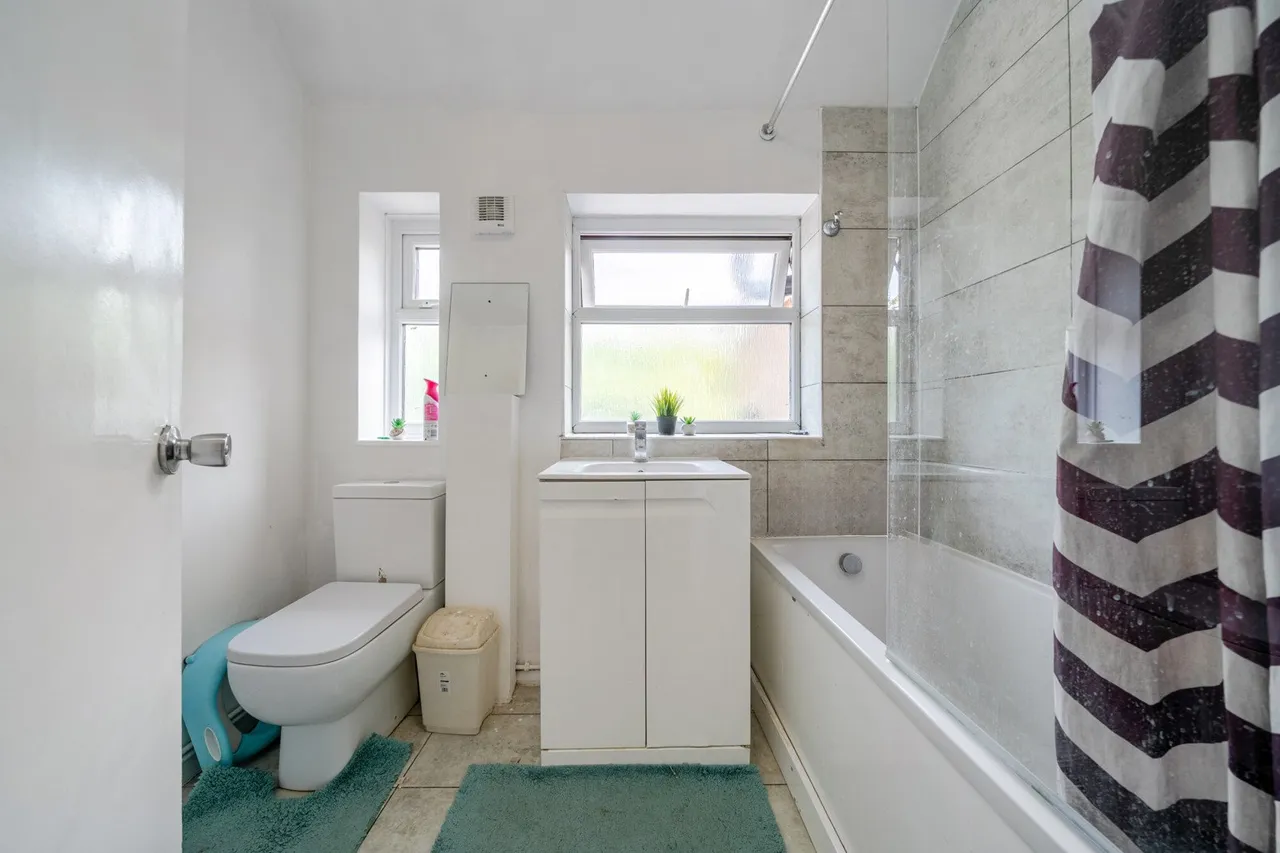 Bridge Road, DA8, photo 11