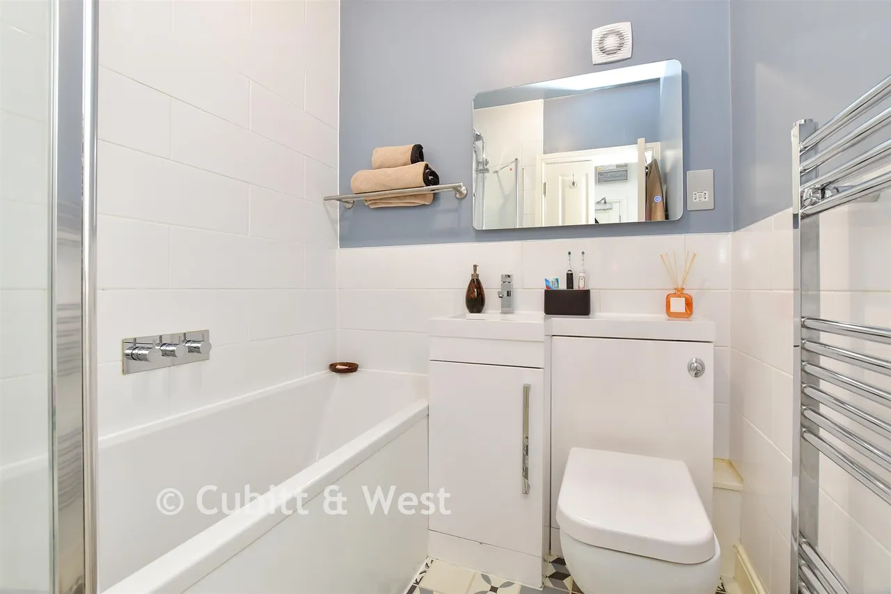 Woodcote Grove Road, Coulsdon, CR5, photo 6