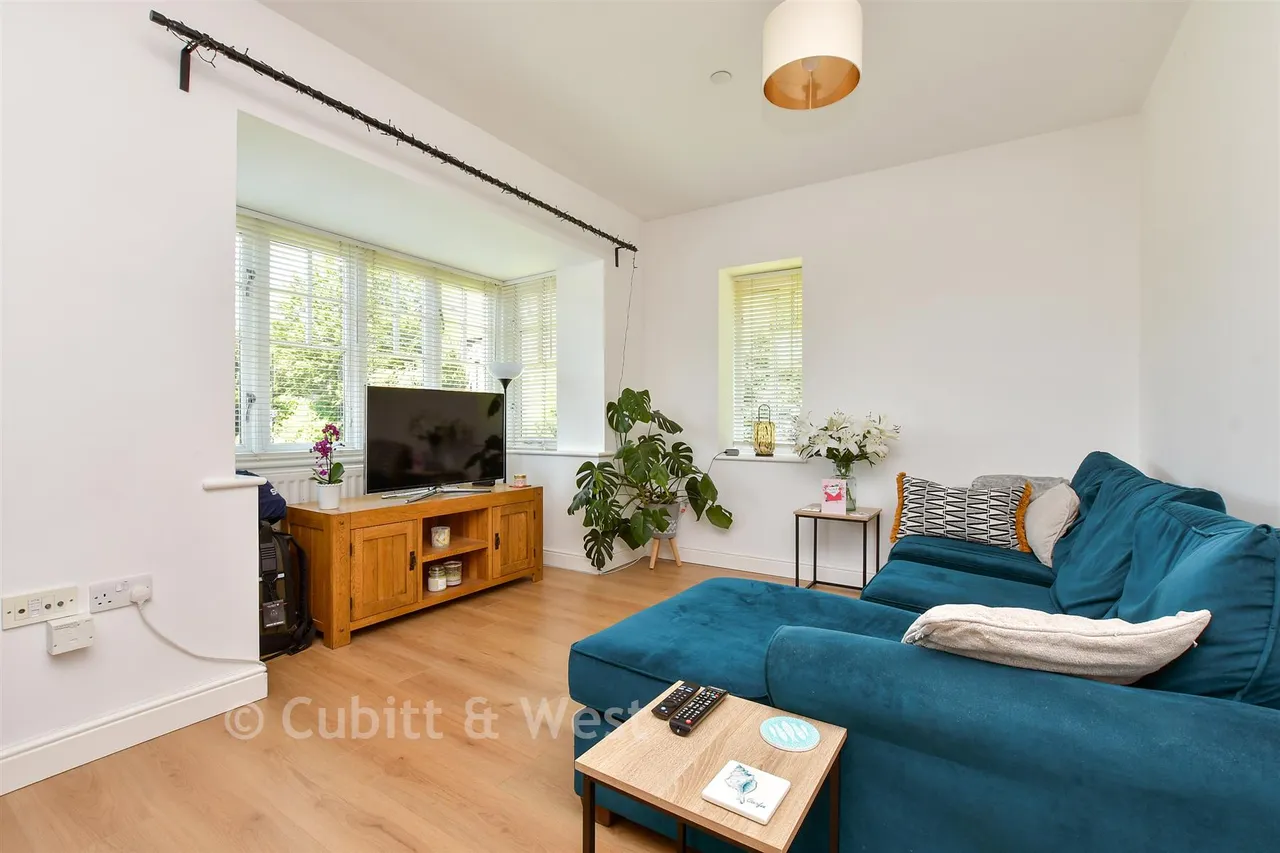 Woodcote Grove Road, Coulsdon, CR5, photo 3