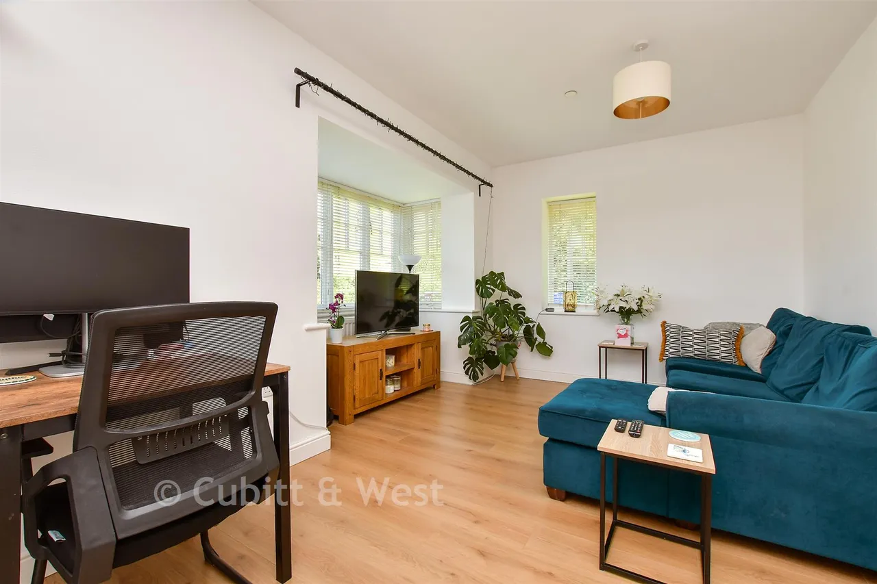 Woodcote Grove Road, Coulsdon, CR5, photo 4
