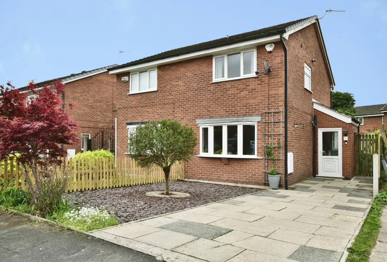 2 bed house for sale — Drake Road, Broadheath, Altrincham, WA14