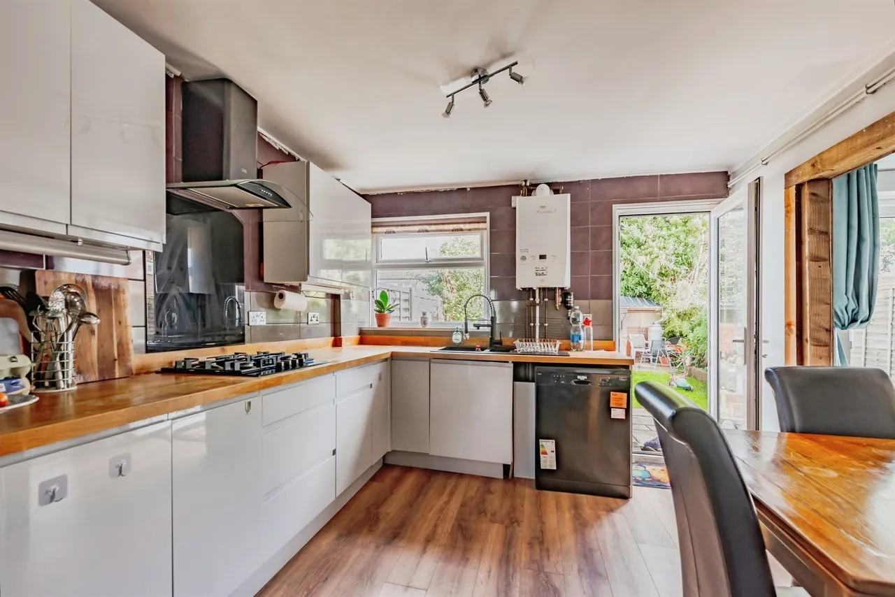 Ferring Close, Crawley, RH11, photo 4