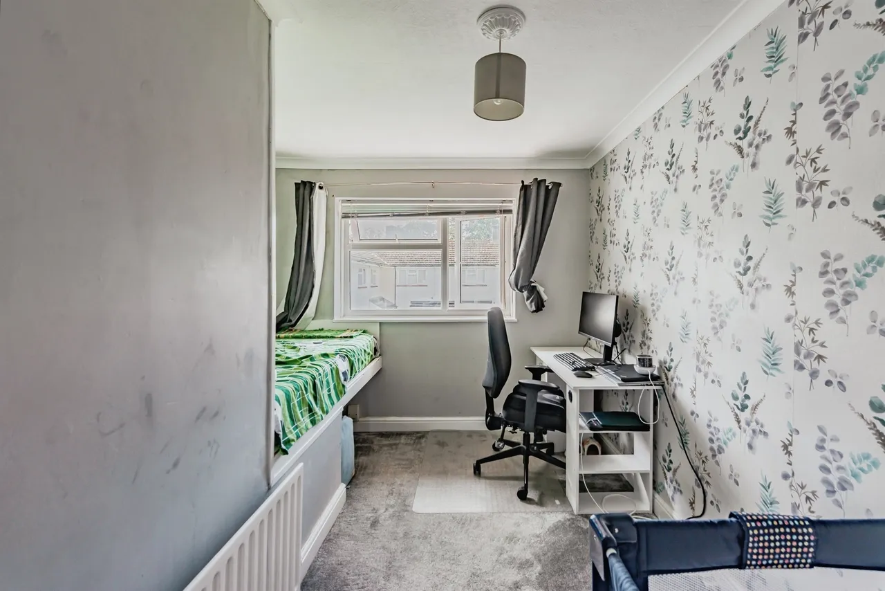 Ferring Close, Crawley, RH11, photo 23