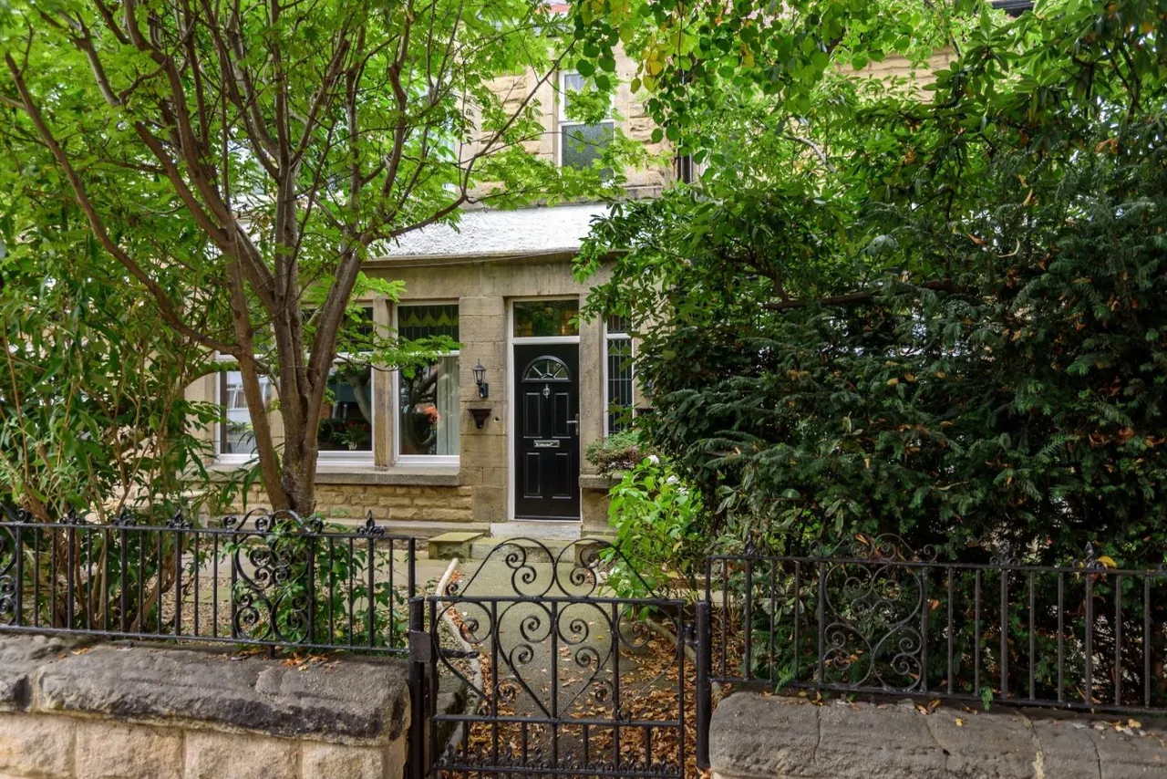 4 bed house for sale — Dragon Parade, Harrogate