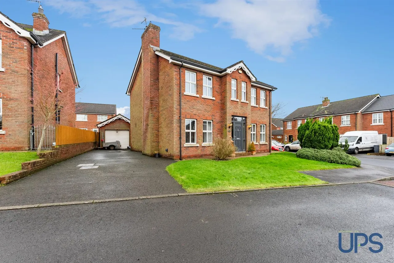 4 bed house for sale, St James Meadow, Crumlin, BT29