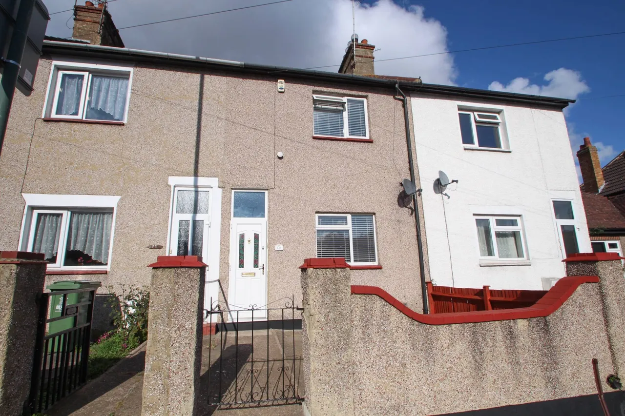 2 bed house for sale — Colyers Lane, Erith