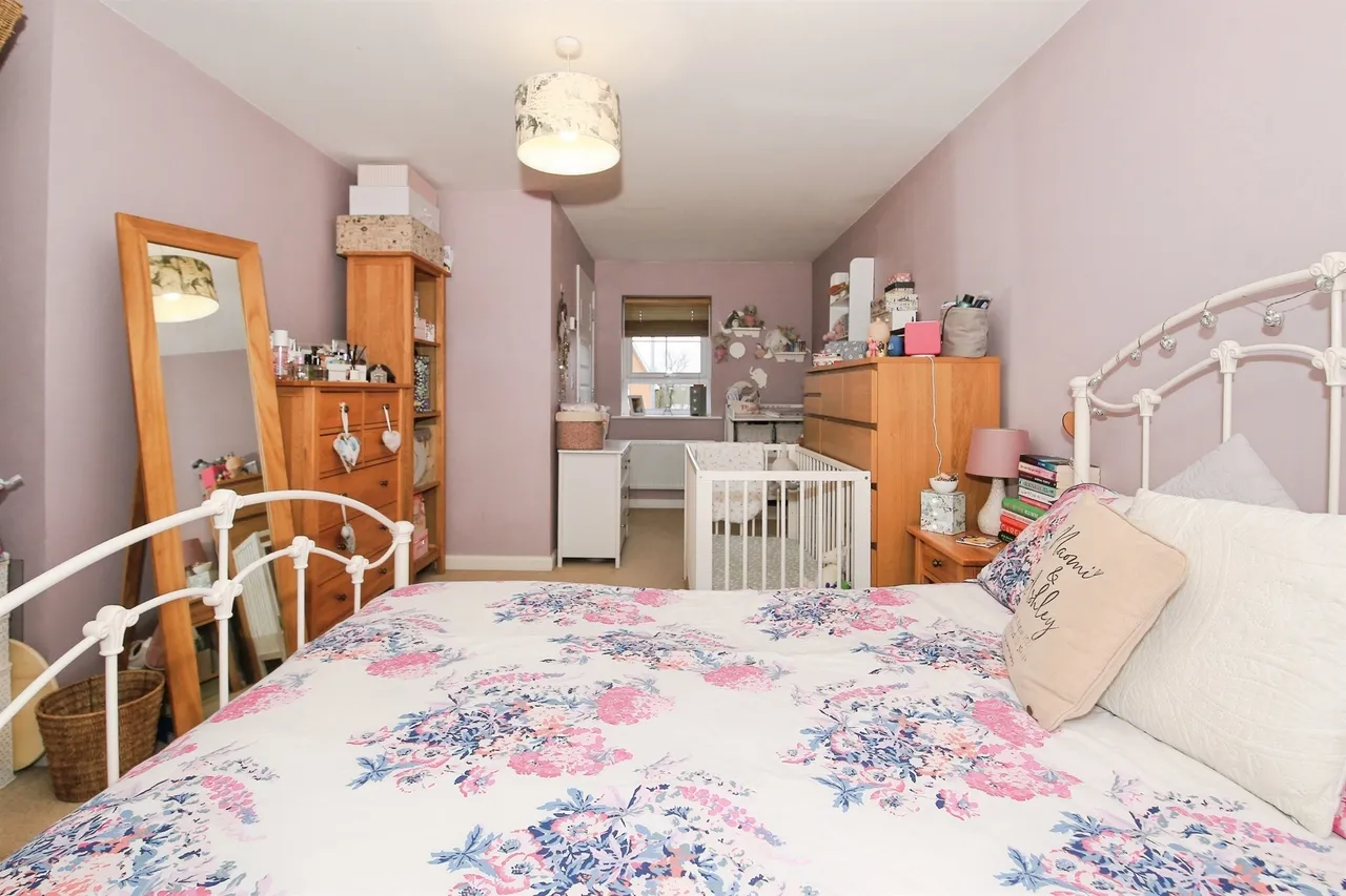 Farlakes Drive, Peterborough, photo 3