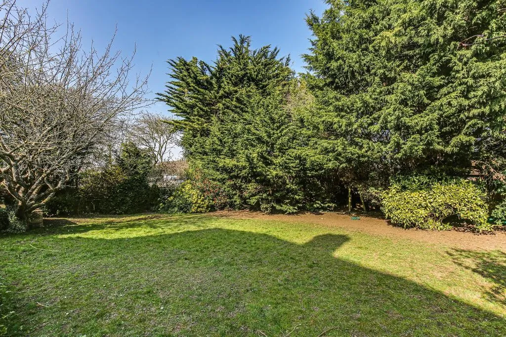 Courtlands Close, Sanderstead, photo 16