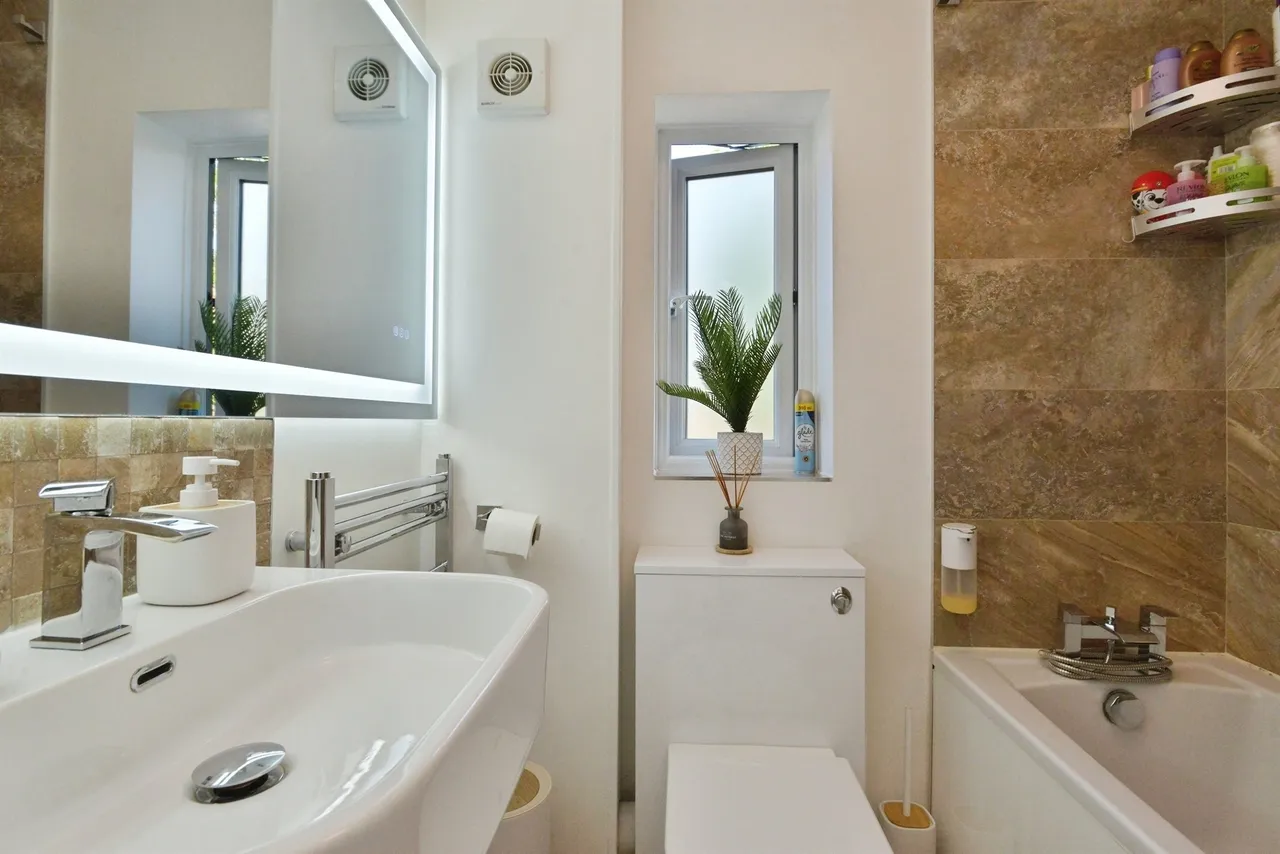 Tredington Grove, Caldecotte, MK7, photo 14